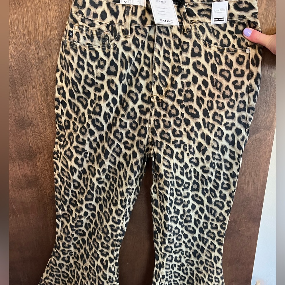 BRAND NEW flare leopard print jeans from Judy blue!